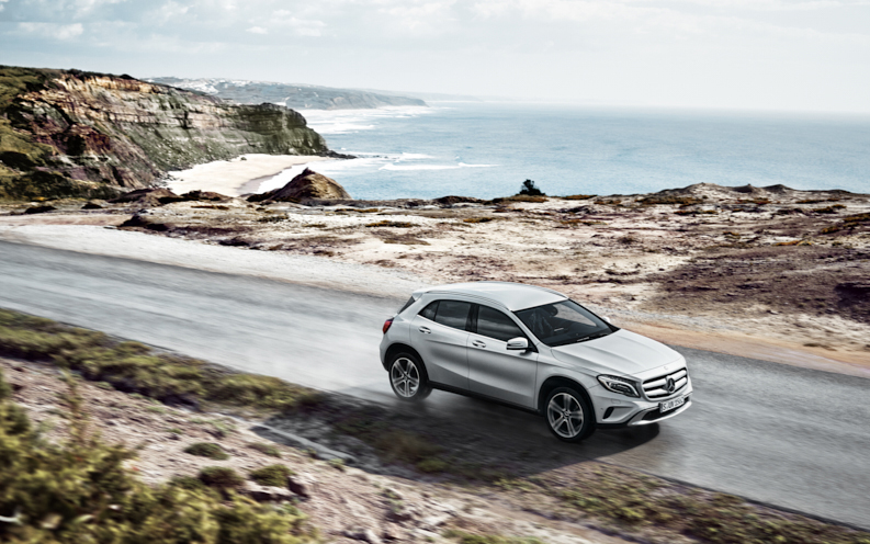 mercedes_suv_gla_garrett_mcnamara_0005.jpg