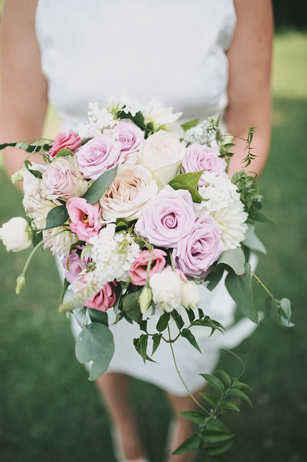 wedding-flowers-auckland-lavender-mauve-bouquet-roses.jpg