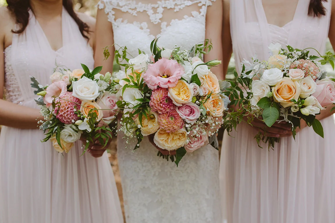 peach-blash-pink-wedding-flowers-bouquets-auckland.jpg