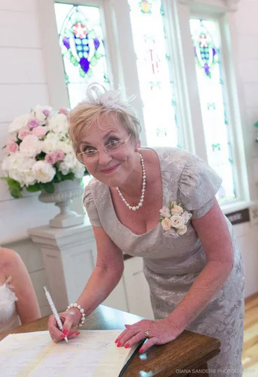mother-corsage-roses-auckland-wedding-flowers.jpg