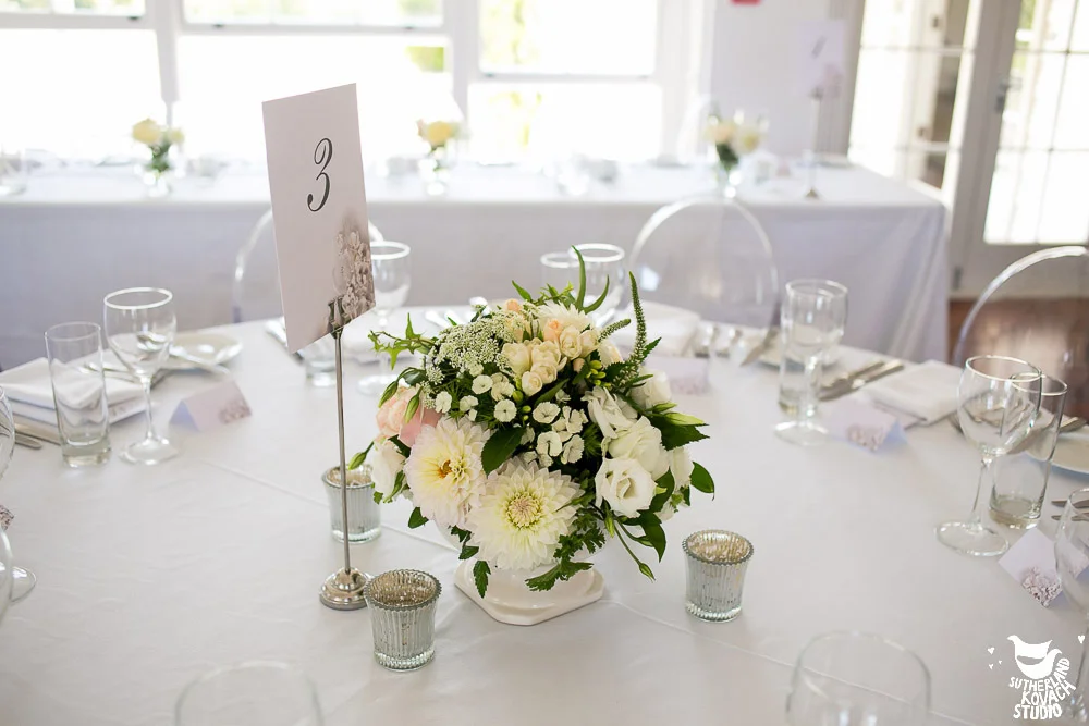 cream-centrepiece-wedding-table-flowers-auckland.jpg