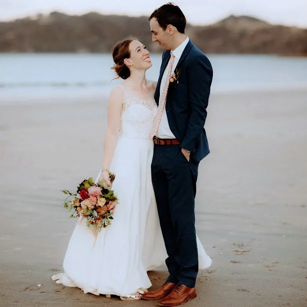 colourful-waiheke-wedding-flowers-auckland.jpg