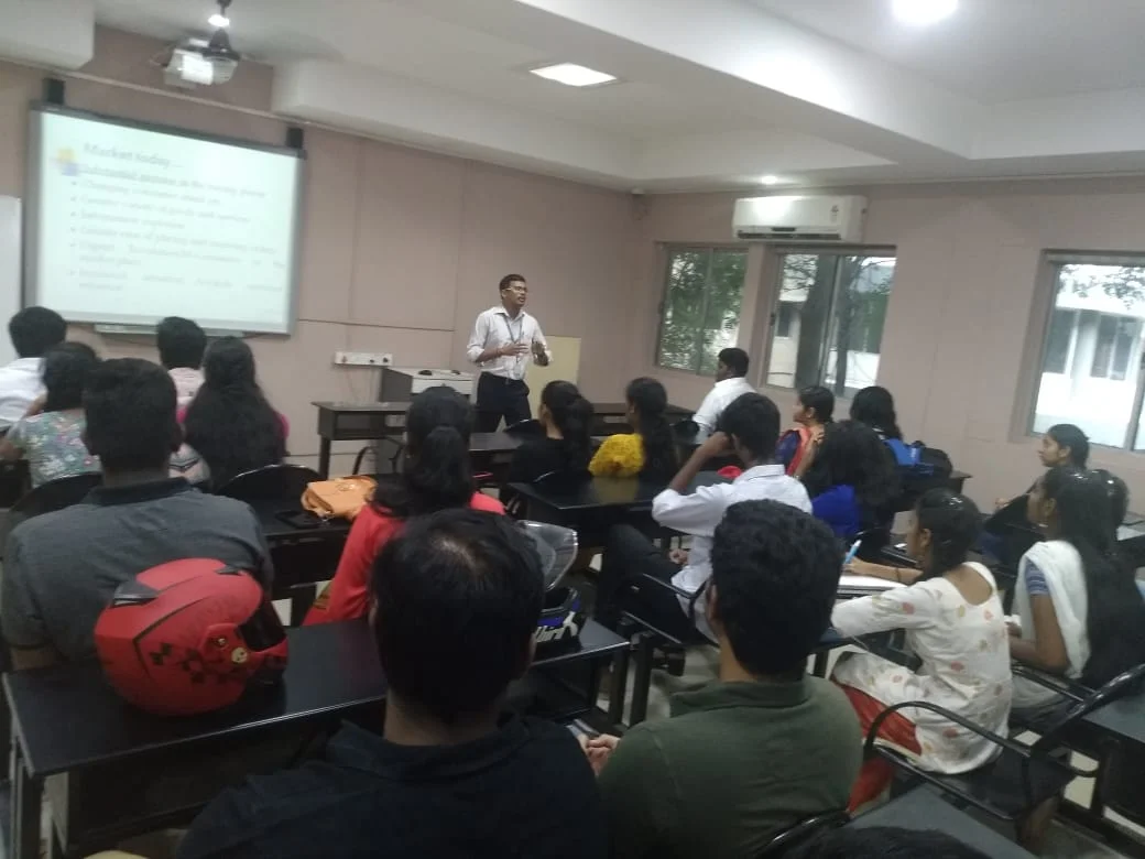 CONSUMER BEHAVIOR IN DIGITAL MARKETING 