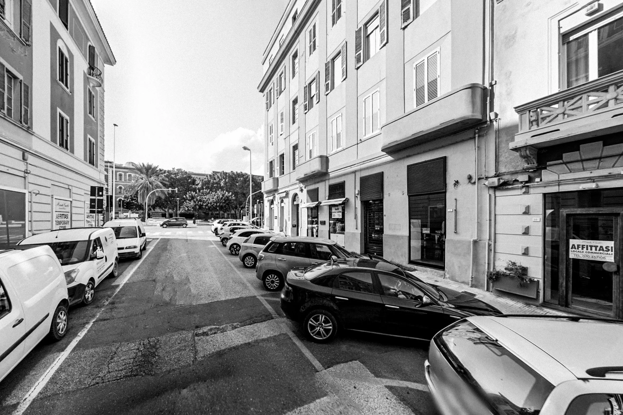 Vista di via Farina con il fronte dell'edificio degli anni '20 prima della riconversione, Cagliari
