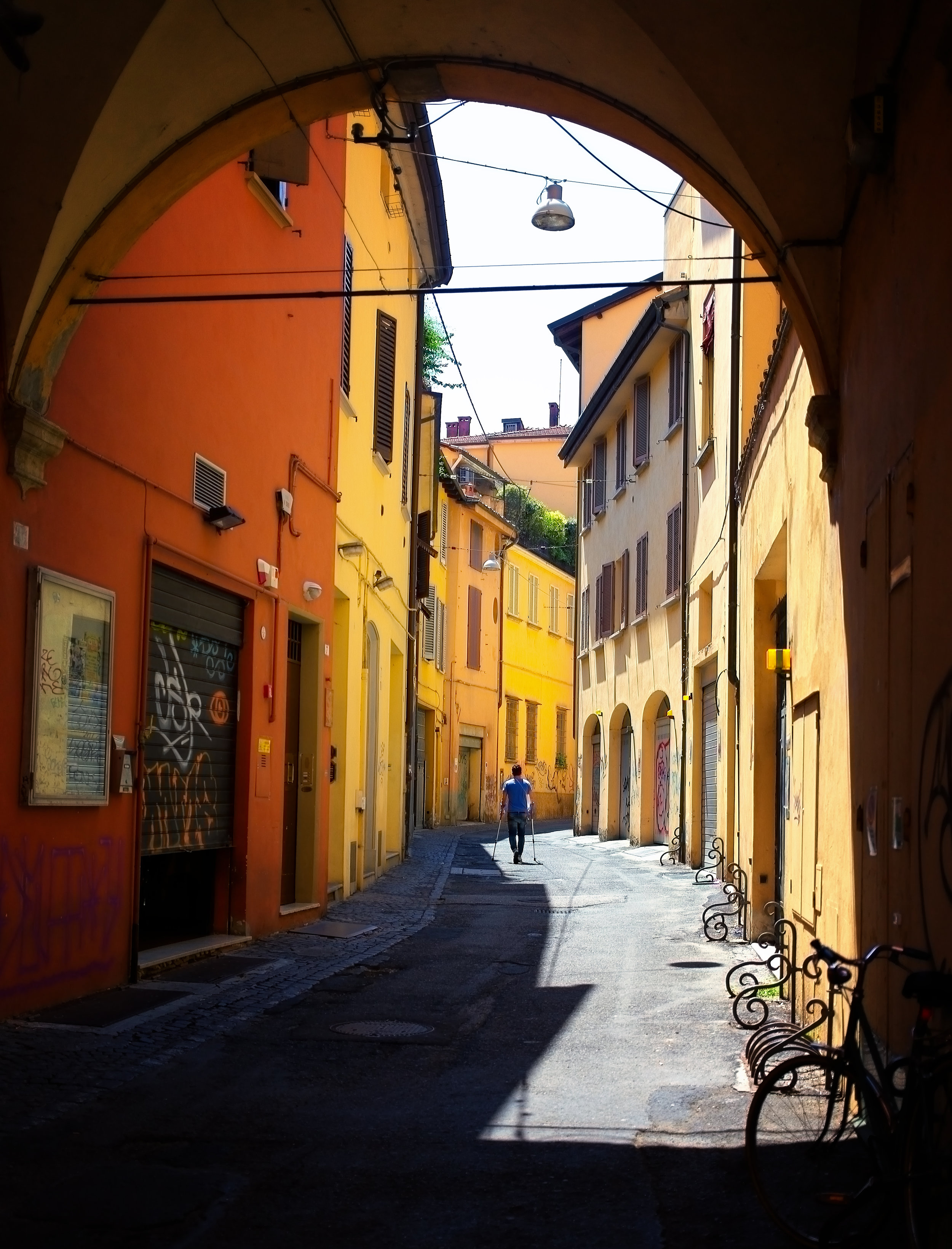 Alley, Bologna