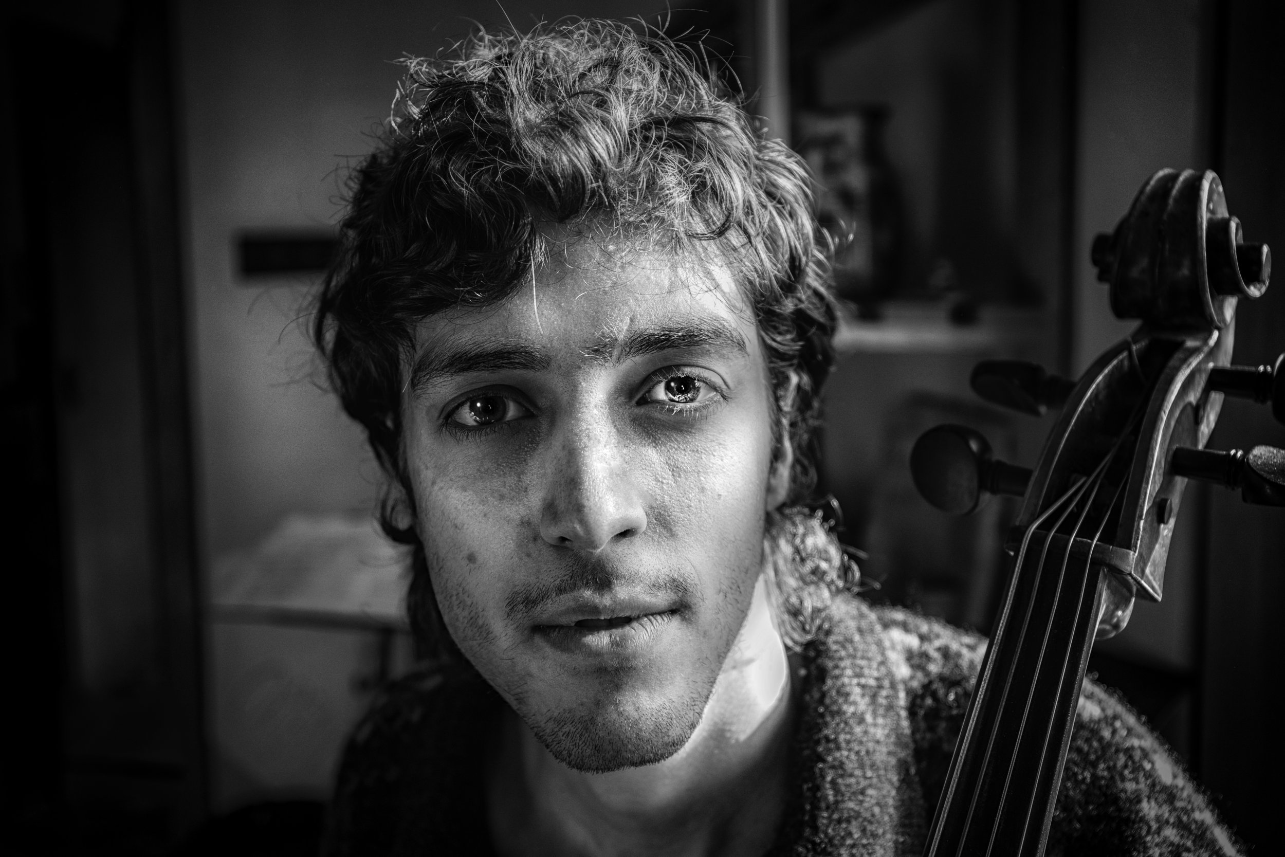 Leo mono.jpg
