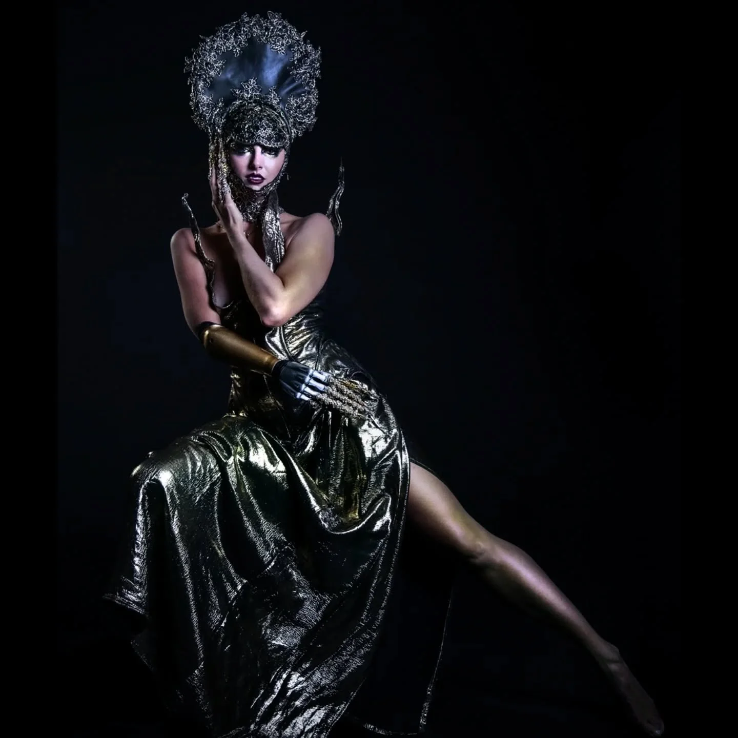 New Photography work with an amazingly talented team.

Model: @orlandocyborgashley 
Costume Designer: @sybansyban 
Makeup artist: @alyona.artistry 
Photography: @tomwattsdop 
Prosthetics: @rebelbionics