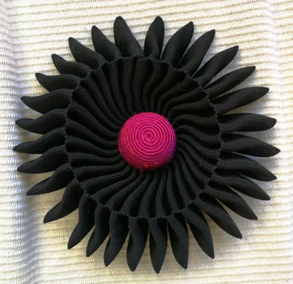 12cm_black_magenta.jpg
