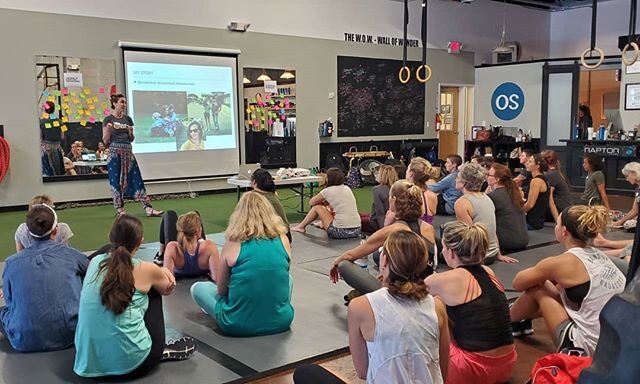 More knowledge bombs from our last event! 💣
.
We were thrilled to learn about our pelvic floors, how they work and symptoms of an over-recruited or under-recruited pelvic floor. If you're looking for more pelvic floor health guidance, @sarahsmithstr