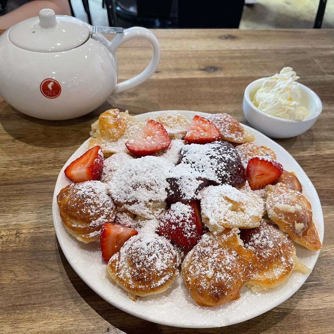 Pancakes please! 🤗
Reposting: @jenzaneta Breakfast on Pako ☕️🥞
#coffee #machiatto #dutchpancakes #villagedoor #atouchofeurope #strawberriesandcream #minttea 
#thevillagedoorgeelong #thevillagedoor #geelong