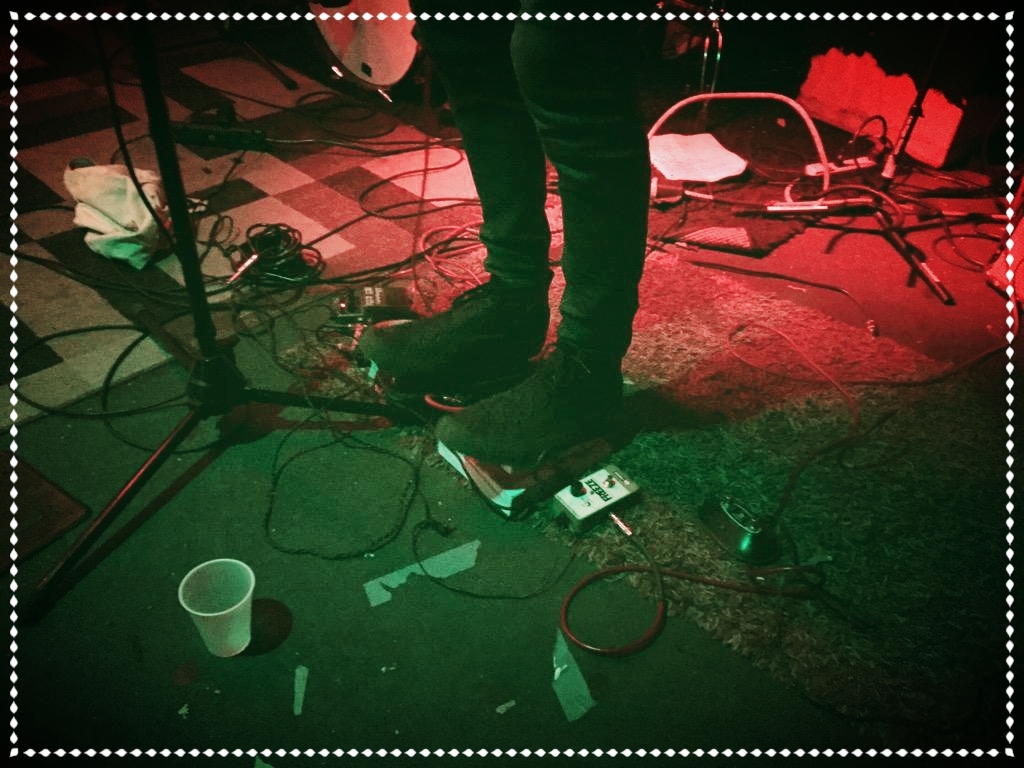 fwnoise double foot.jpg