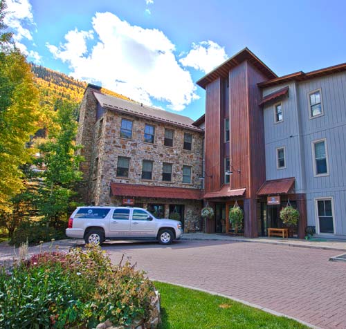 1RiverClub-Exterior1.jpg