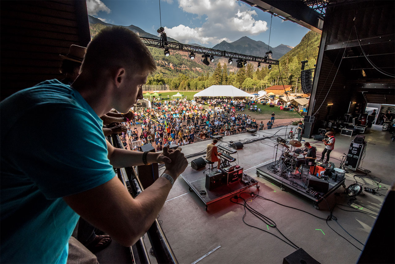 On-Stage Viewing Platform