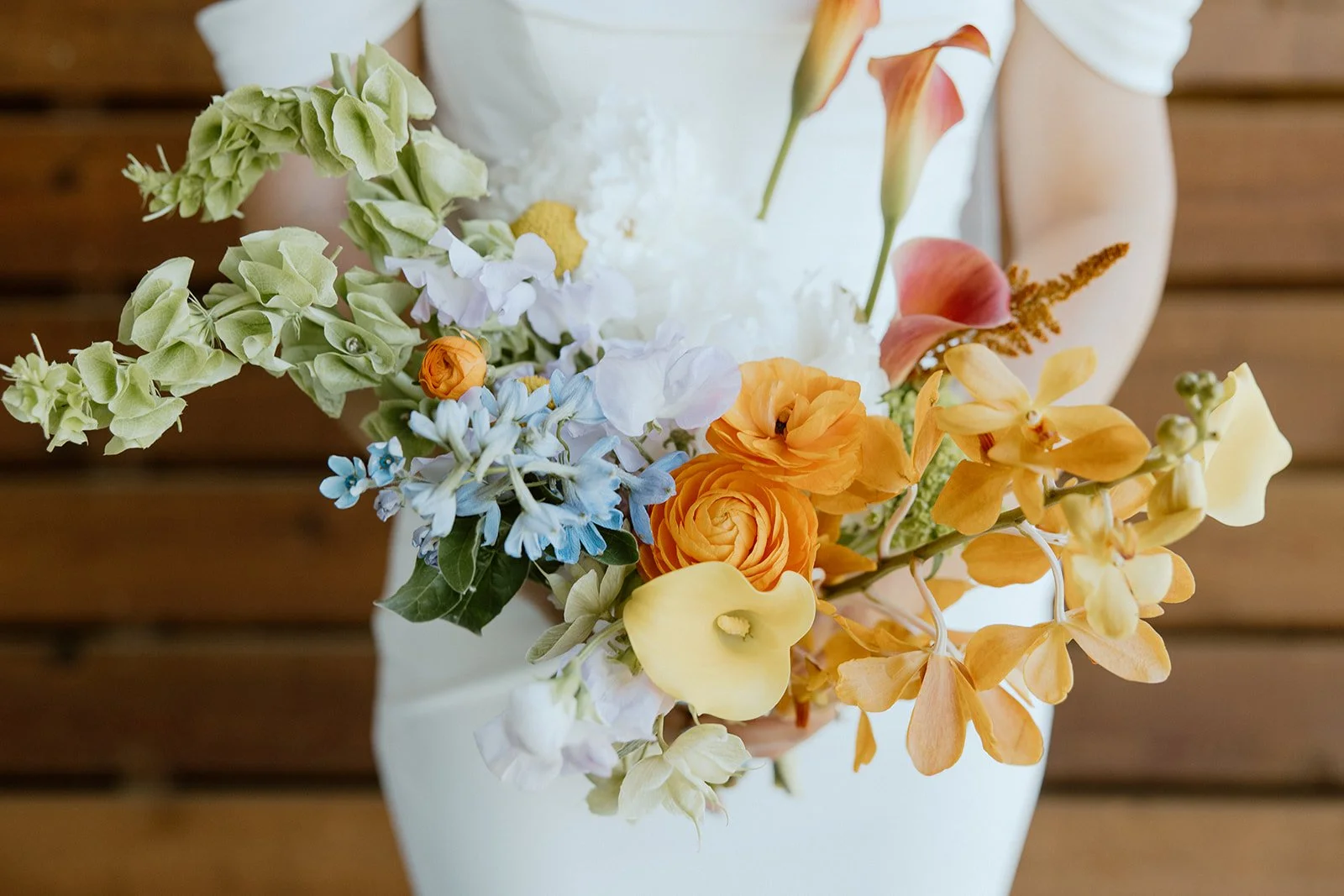 From Garden to Aisle: Incorporating Locally Grown California Flowers in Your Wedding