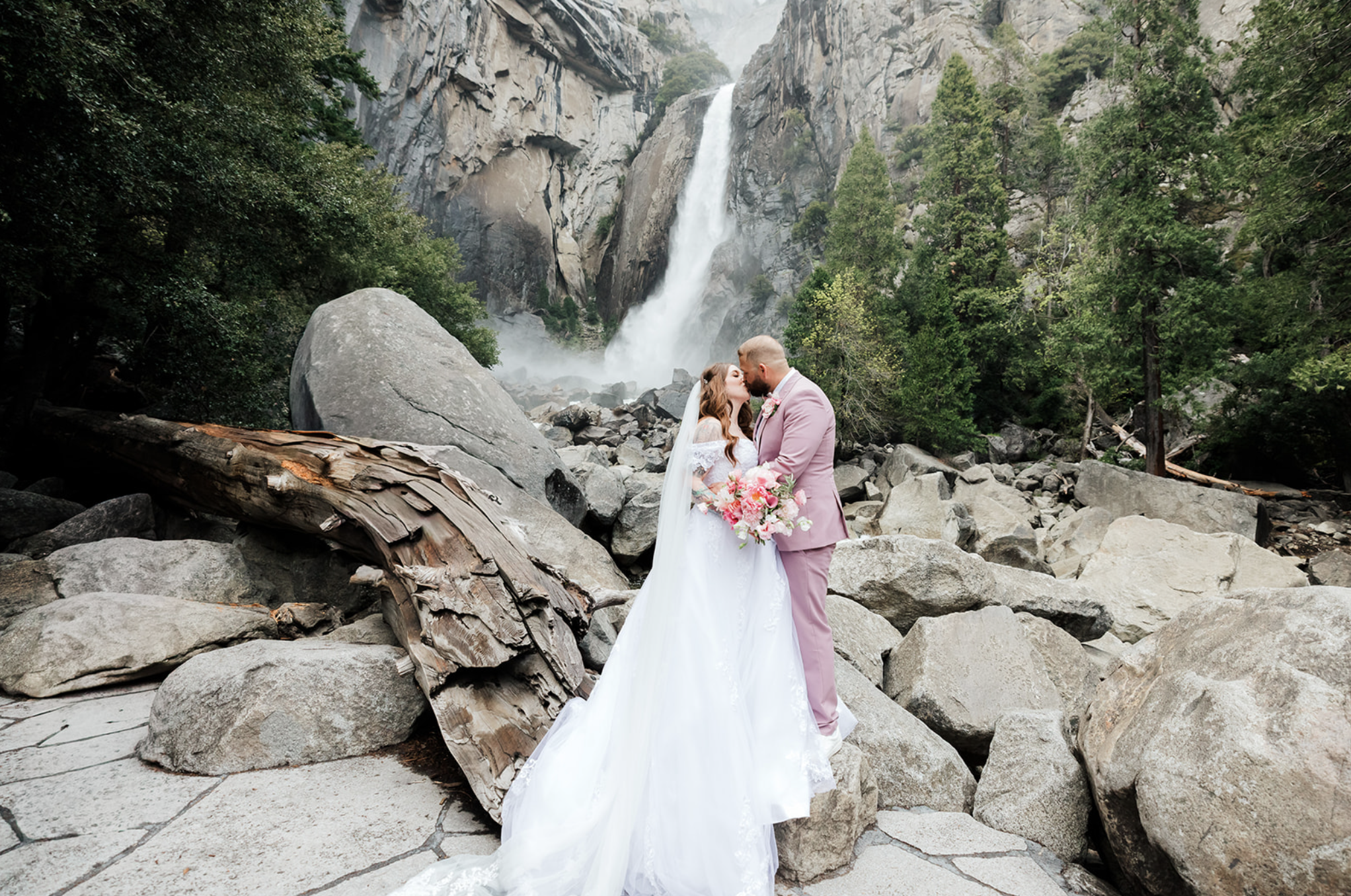 Your Yosemite Wedding Flower Guide: Blooms Built for Granite, Wind, and Golden Light