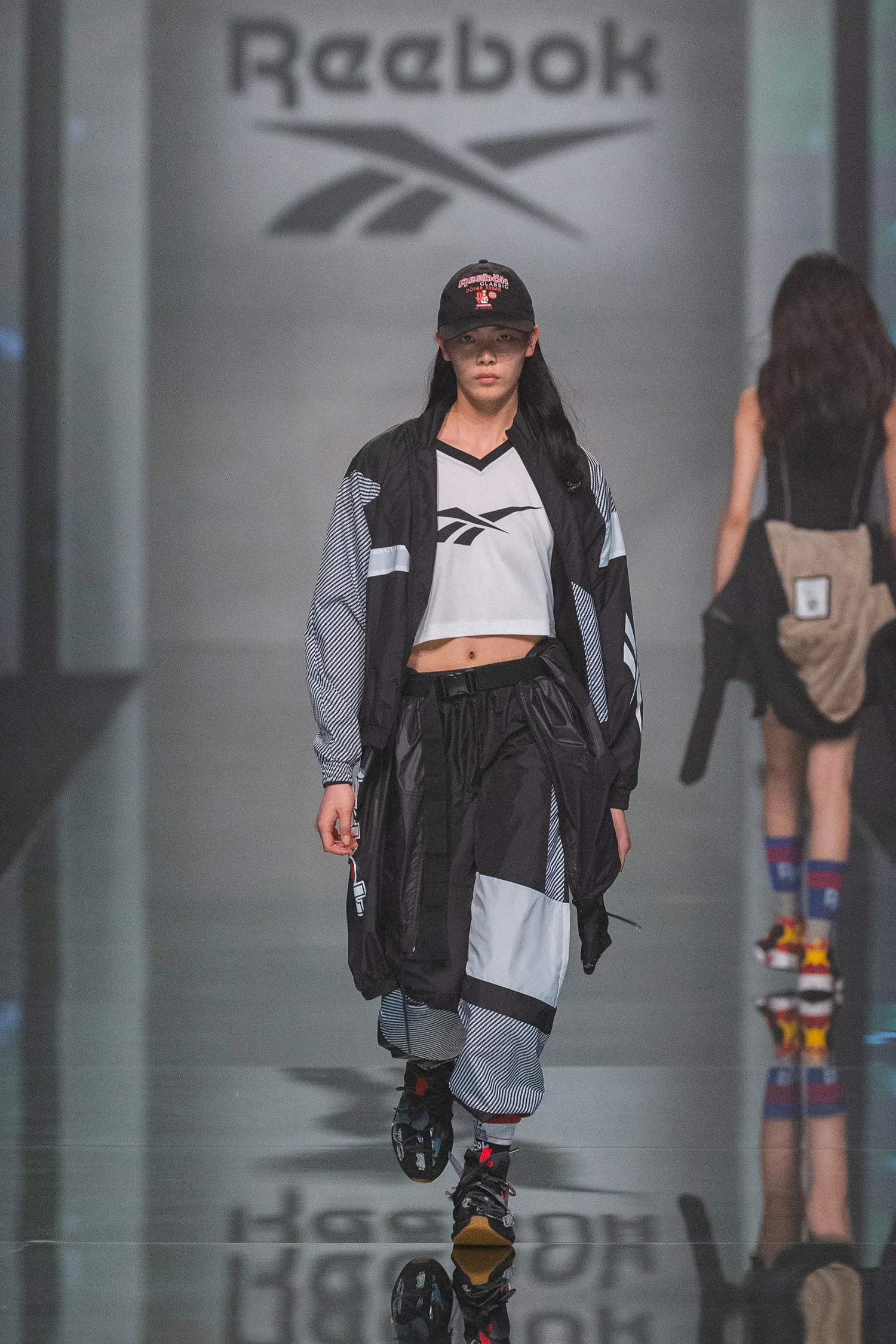 https___hypebeast.com_wp-content_blogs.dir_6_files_2019_03_reebok-advanced-concepts-sole-fury-shanghai-fashion-week-3.jpg