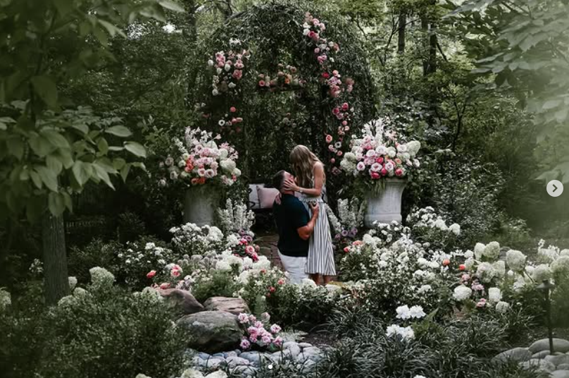Swifties Meet Chiefs Kingdom: The Viral Frenzy Behind Taylor &amp; Travis’s Engagement