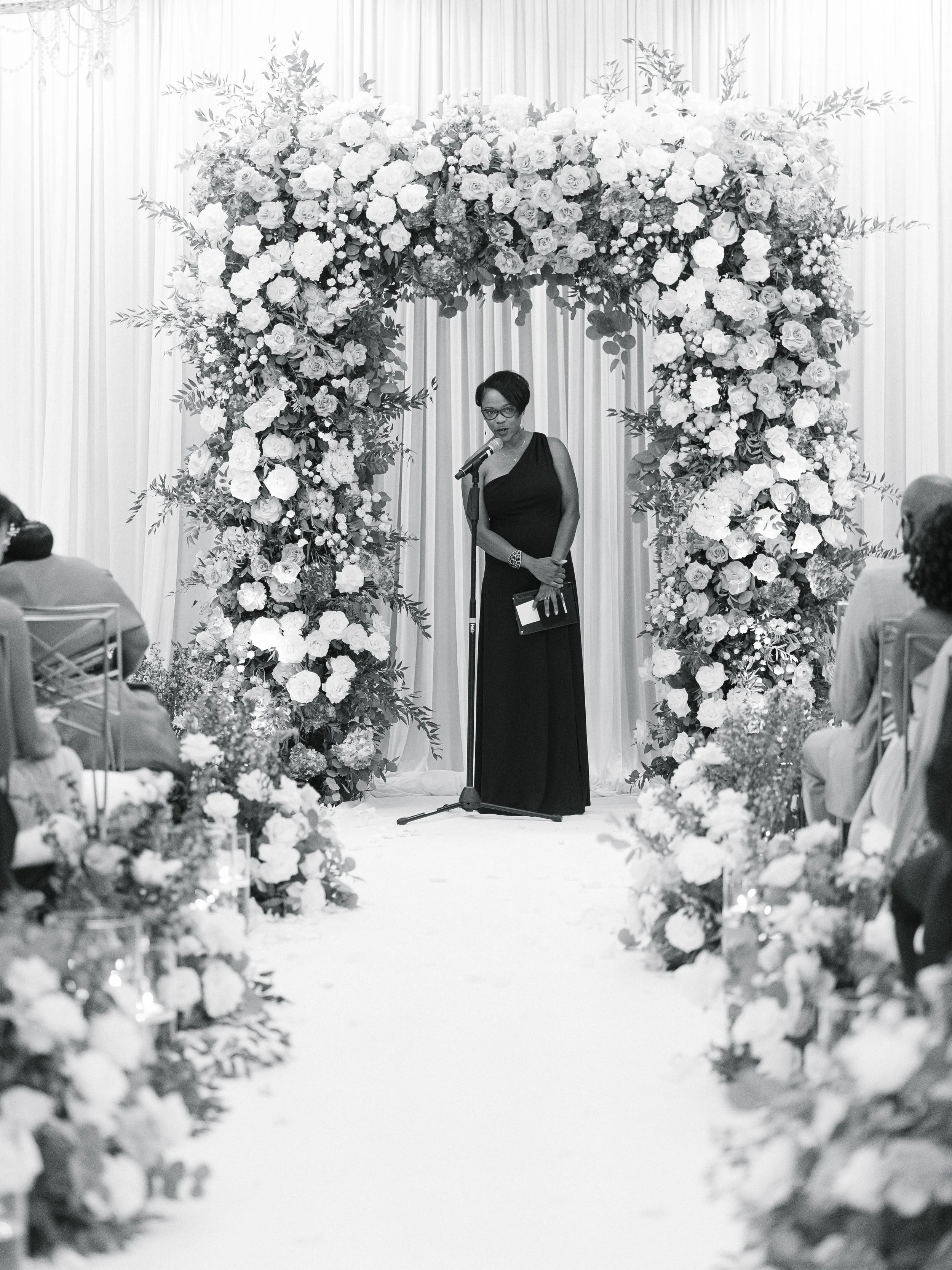 Navigating the Etiquette of an Unplugged Wedding Ceremony