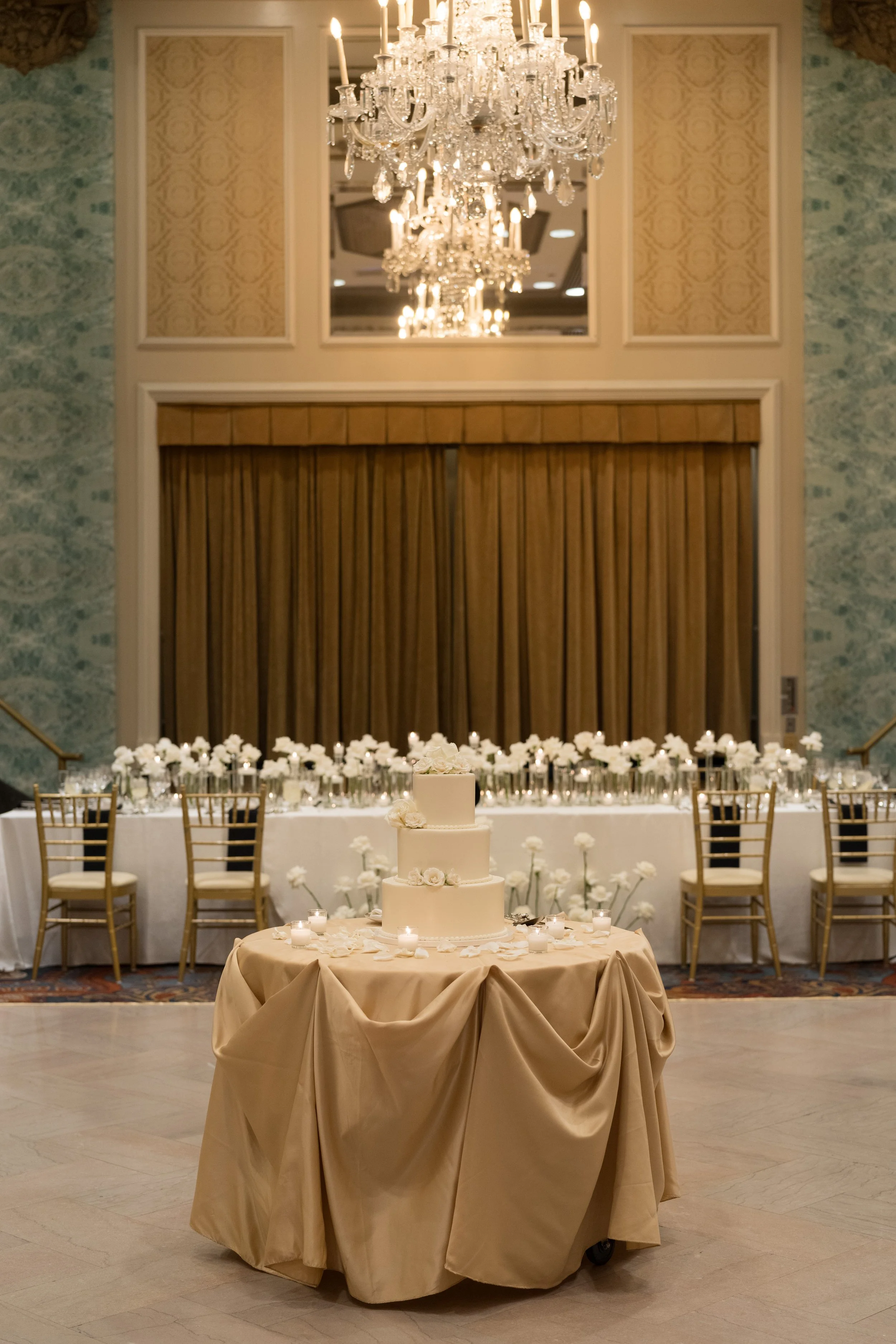 formal-head-table-drake-chicago.jpg