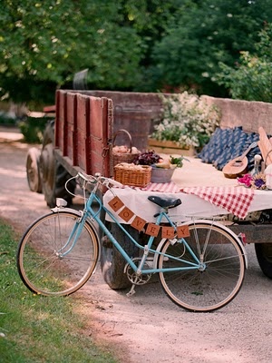 10a4a563cb6b0de5f4a4e0e1c4cc411d--country-picnic-picnic-style.jpg