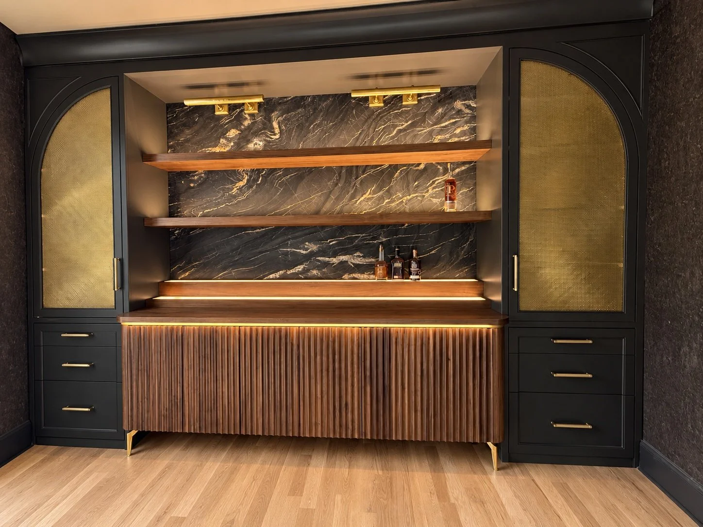 portfolio-curved-walnut-bar-final.jpg