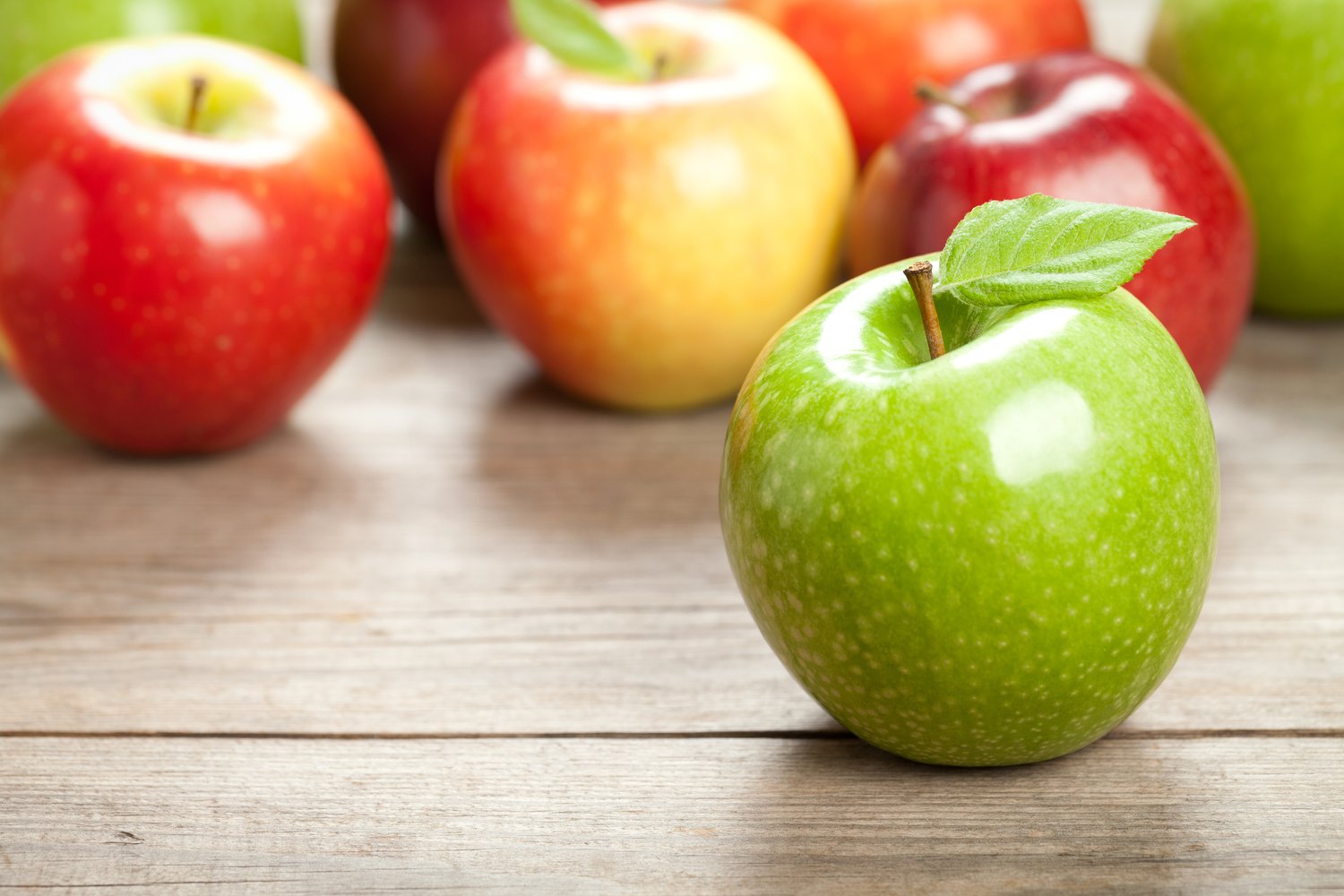 APPLES — PREMIUM FRUIT
