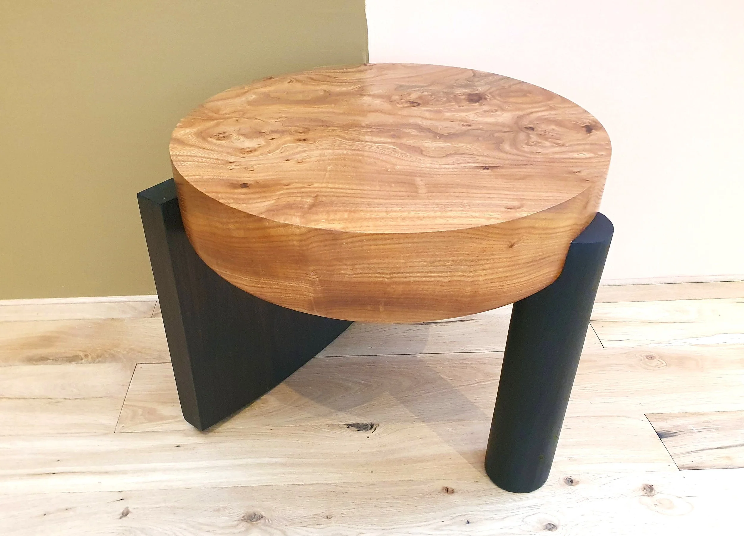 Heliconia MoNoLiTh Tables (4).jpg