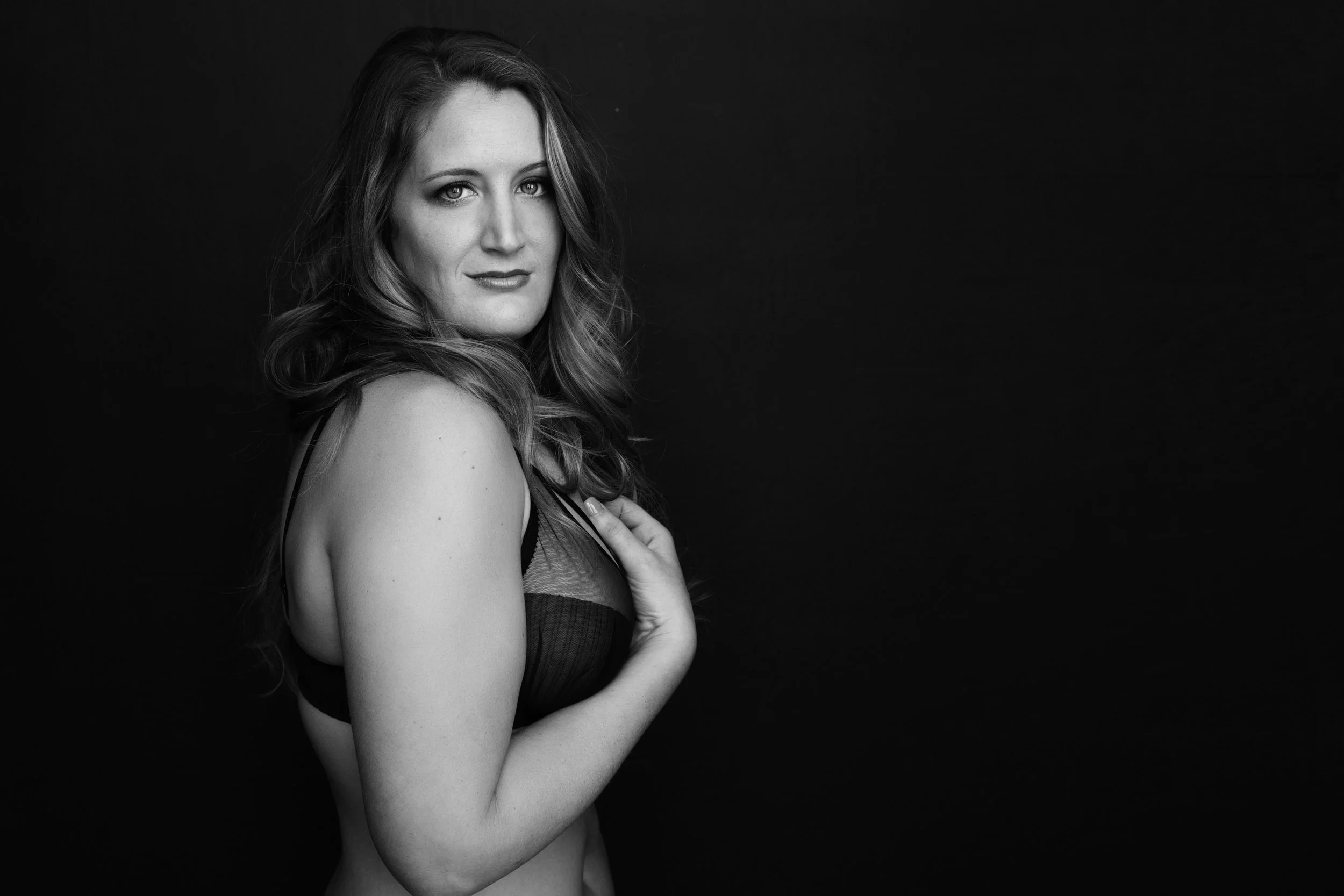 ABOUT INTIMATE PORTRAITS