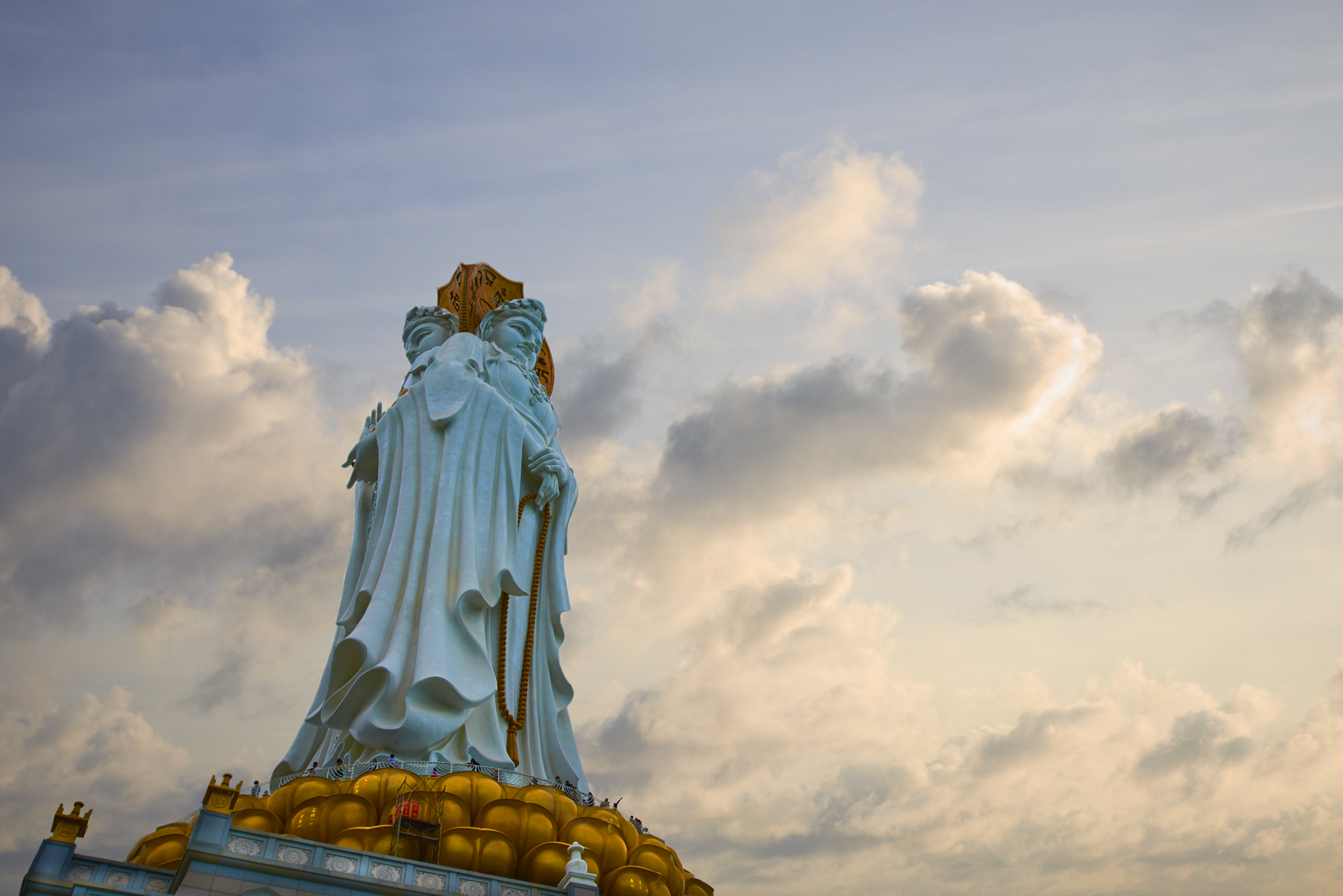 Rosewood Sanya 2016 0469 clouds.jpg