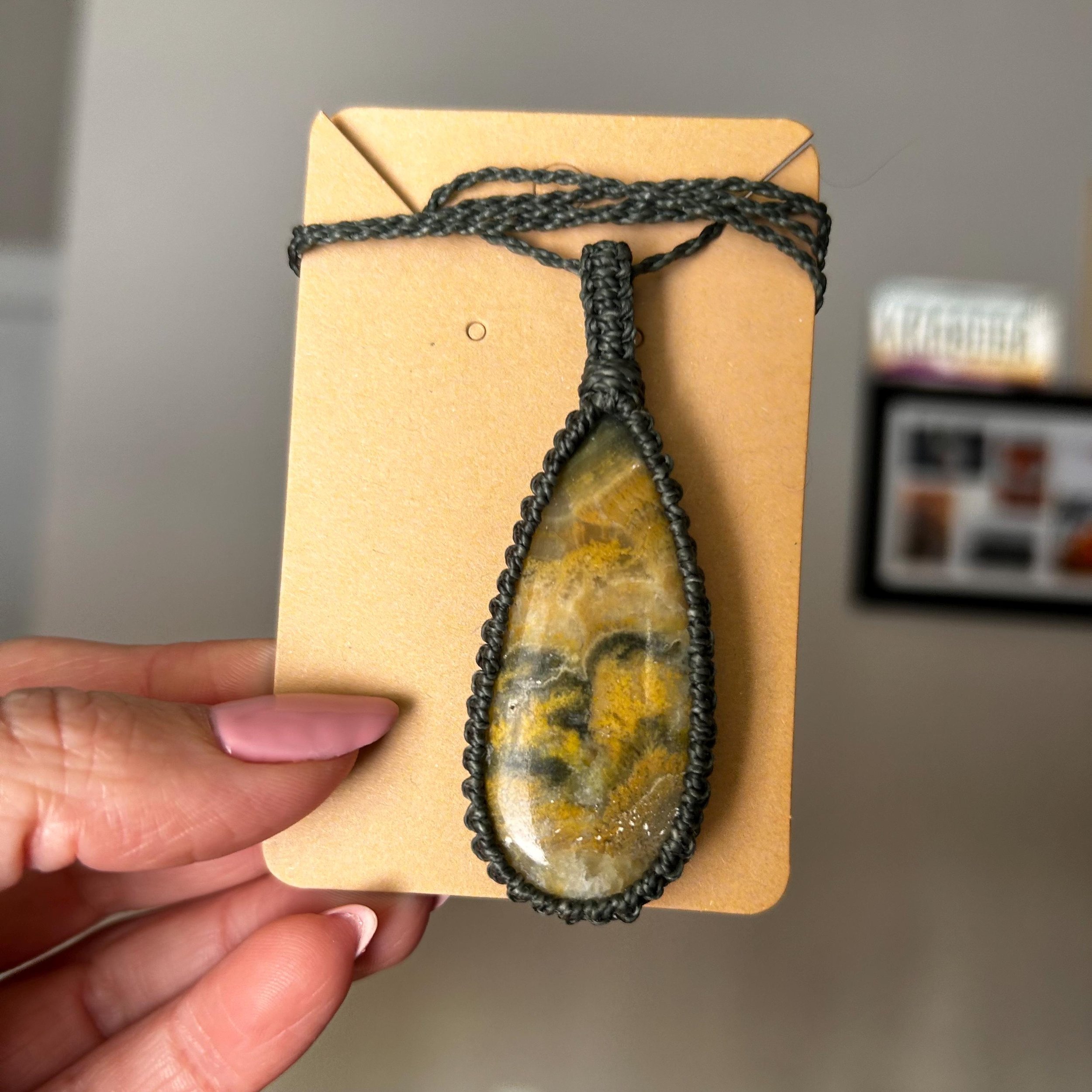 https://i.etsystatic.com/32697578/r/il/b4bd55/6632159015/il_fullxfull.6632159015_ces6.jpg