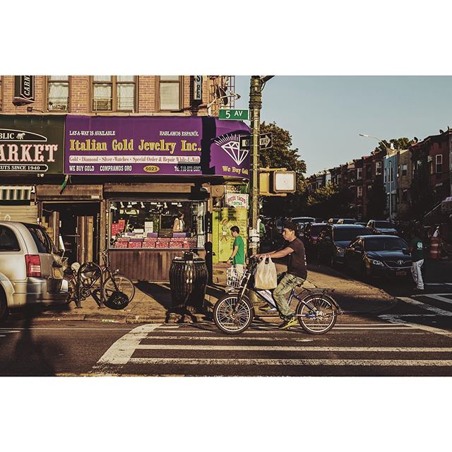 Whether I should stop by Ricos Tacos again or not... #sunsetpark #brooklyn #newyork #nyc #vsco #vscocam #brooklynitehawk #vscox