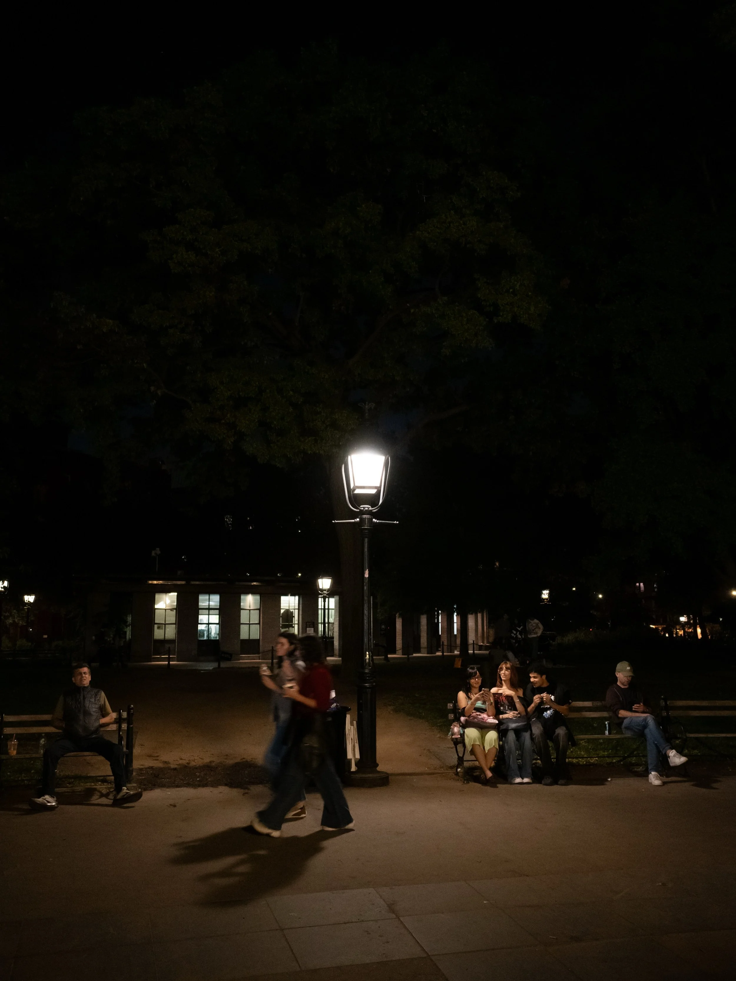 09:19PM #NewYork #USA &ldquo;back to Washington Square Park&rdquo;by @shunsky.nyc for @24hourproject.

&ldquo;24 Hours Against Hunger&rdquo; in support of @actionagainsthunger, a global organization fighting hunger and malnutrition. 

One photo. One 
