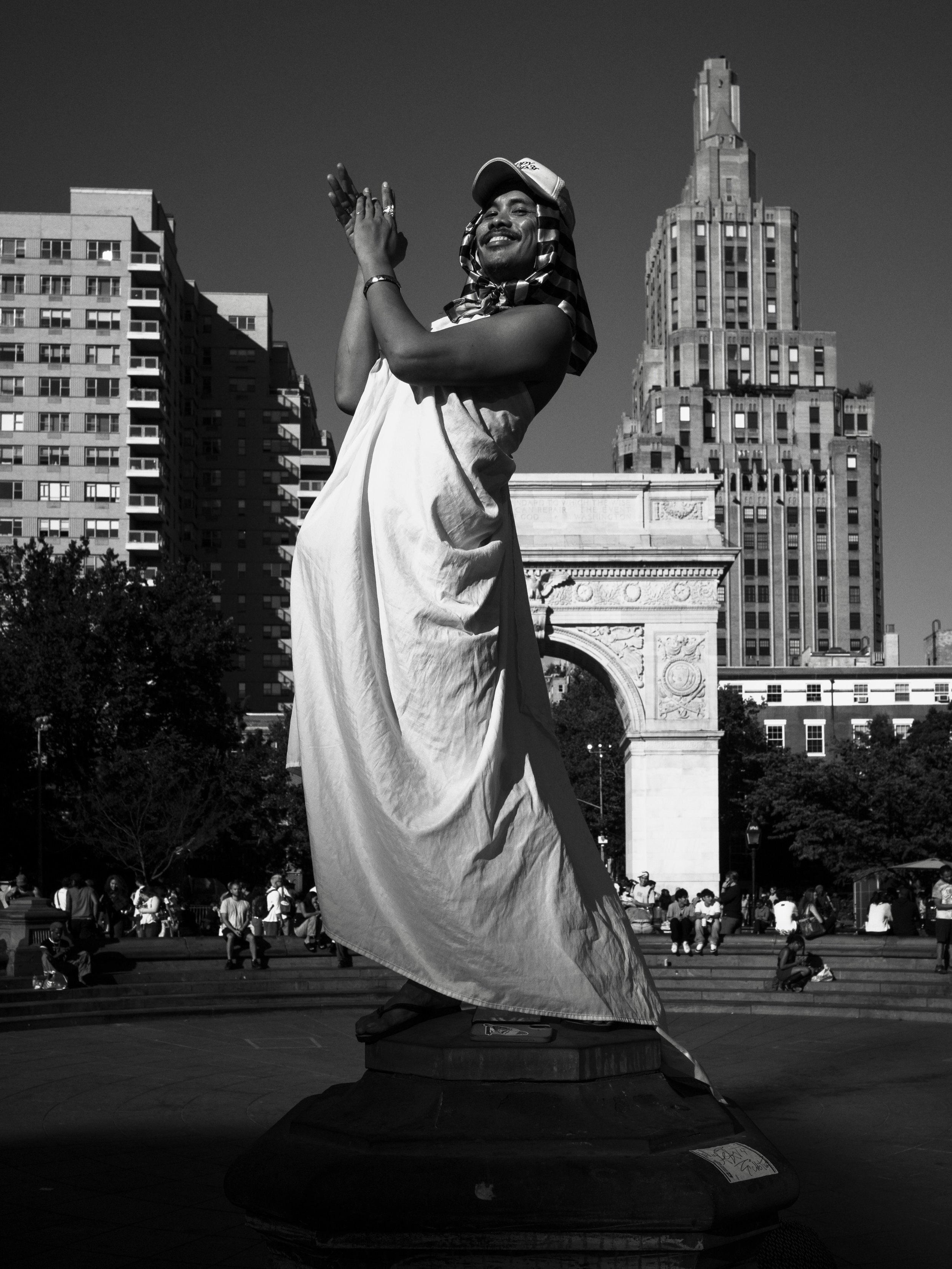 04:25PM #NewYork #USA &ldquo;dancing liberty&rdquo;by @shunsky.nyc for @24hourproject.

&ldquo;24 Hours Against Hunger&rdquo; in support of @actionagainsthunger, a global organization fighting hunger and malnutrition. 

One photo. One hour. One day. 
