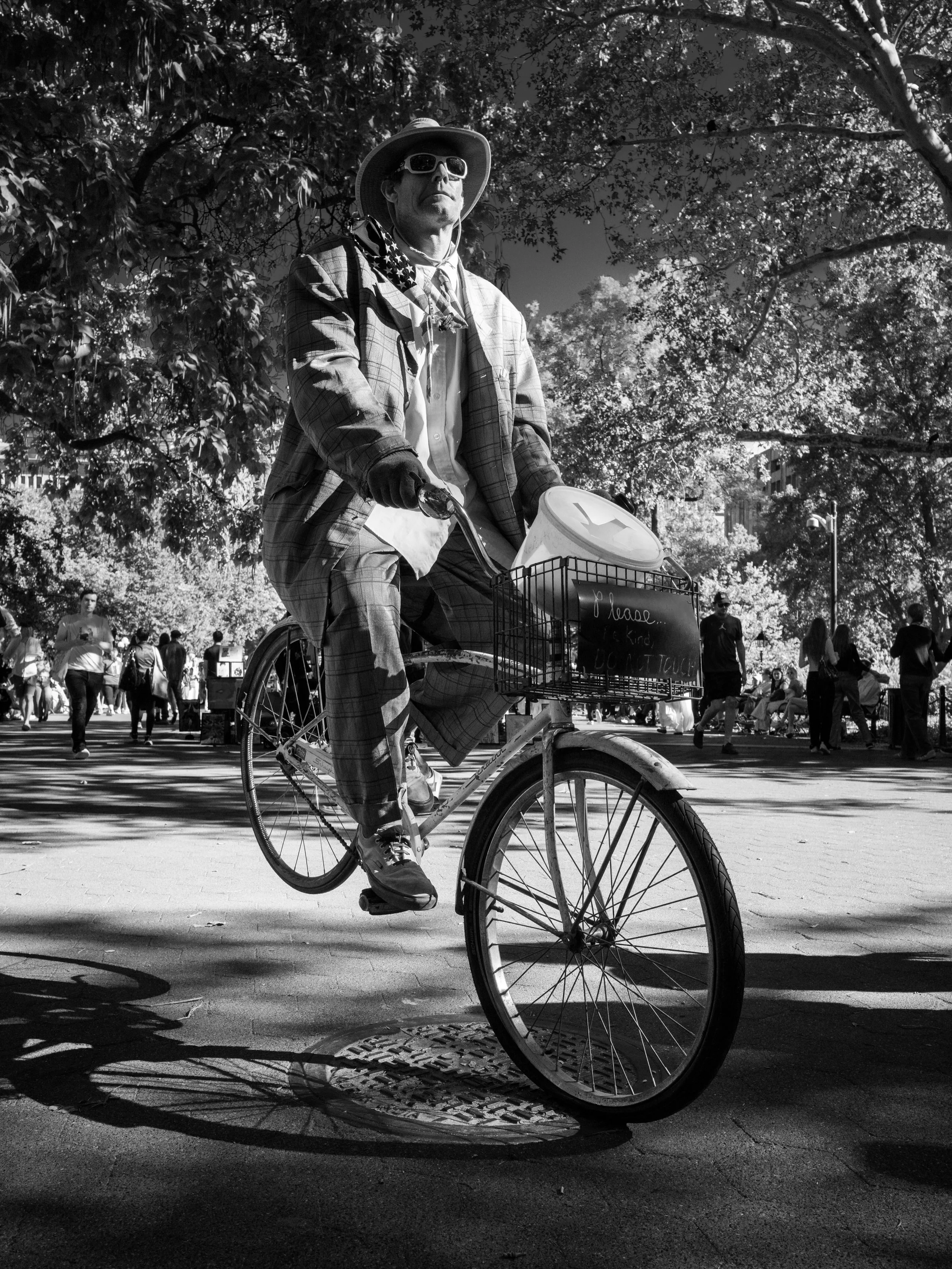03:22PM #NewYork #USA &ldquo;against gravity&rdquo; by @shunsky.nyc for @24hourproject.

&ldquo;24 Hours Against Hunger&rdquo; in support of @actionagainsthunger, a global organization fighting hunger and malnutrition. 

One photo. One hour. One day.