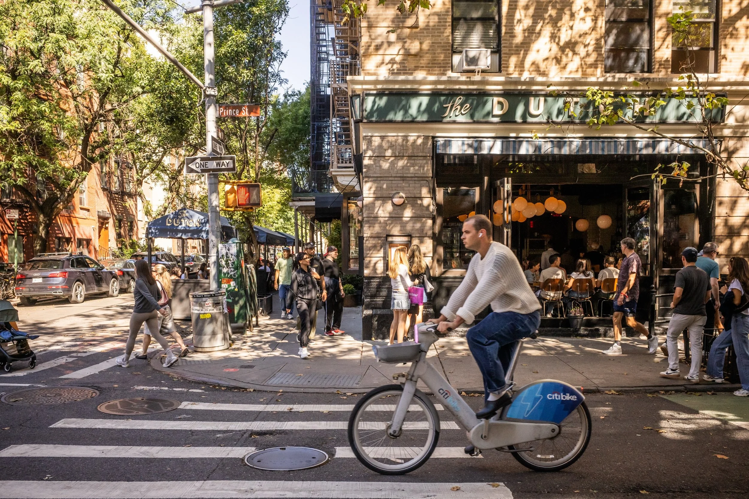01:00PM #NewYork #USA &ldquo;a slice of the beautiful afternoon in SOHO&rdquo;by @shunsky.nyc for @24hourproject.

&ldquo;24 Hours Against Hunger&rdquo; in support of @actionagainsthunger, a global organization fighting hunger and malnutrition. 

One