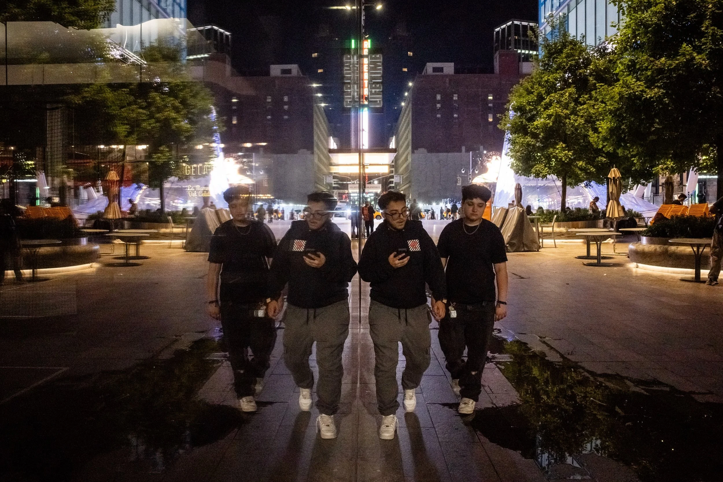 04:36AM #NewYork #USA &ldquo;I&rsquo;m not sleepy yet but why am I seeing double?&rdquo; by @shunsky.nyc for @24hourproject.

&ldquo;24 Hours Against Hunger&rdquo; in support of @actionagainsthunger, a global organization fighting hunger and malnutri