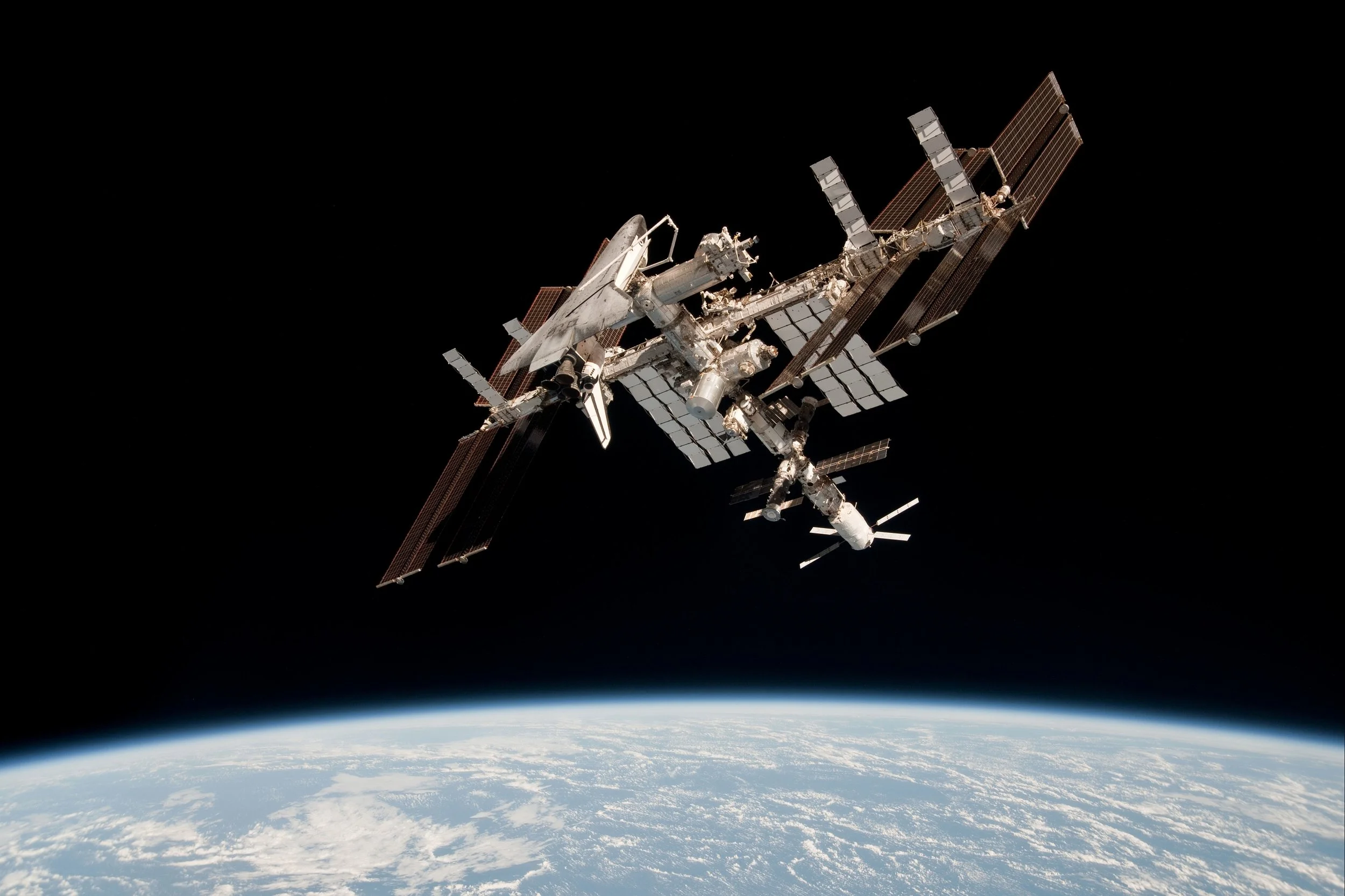 composite-mirror-applications-STS-134 on-station.jpg