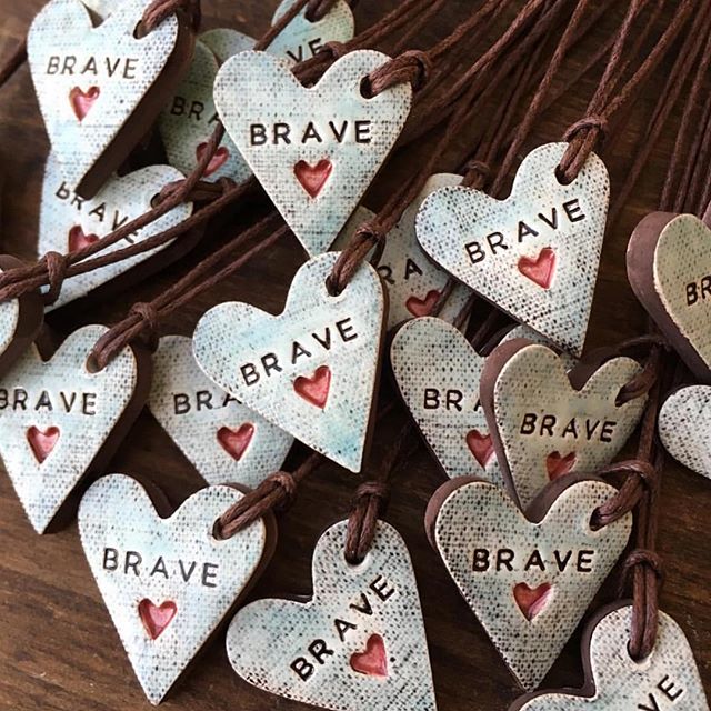 I love these brave necklaces from @compelleddesign. Perfect for CHD awareness next month
⠀⠀⠀⠀⠀⠀⠀⠀⠀
#chdawareness