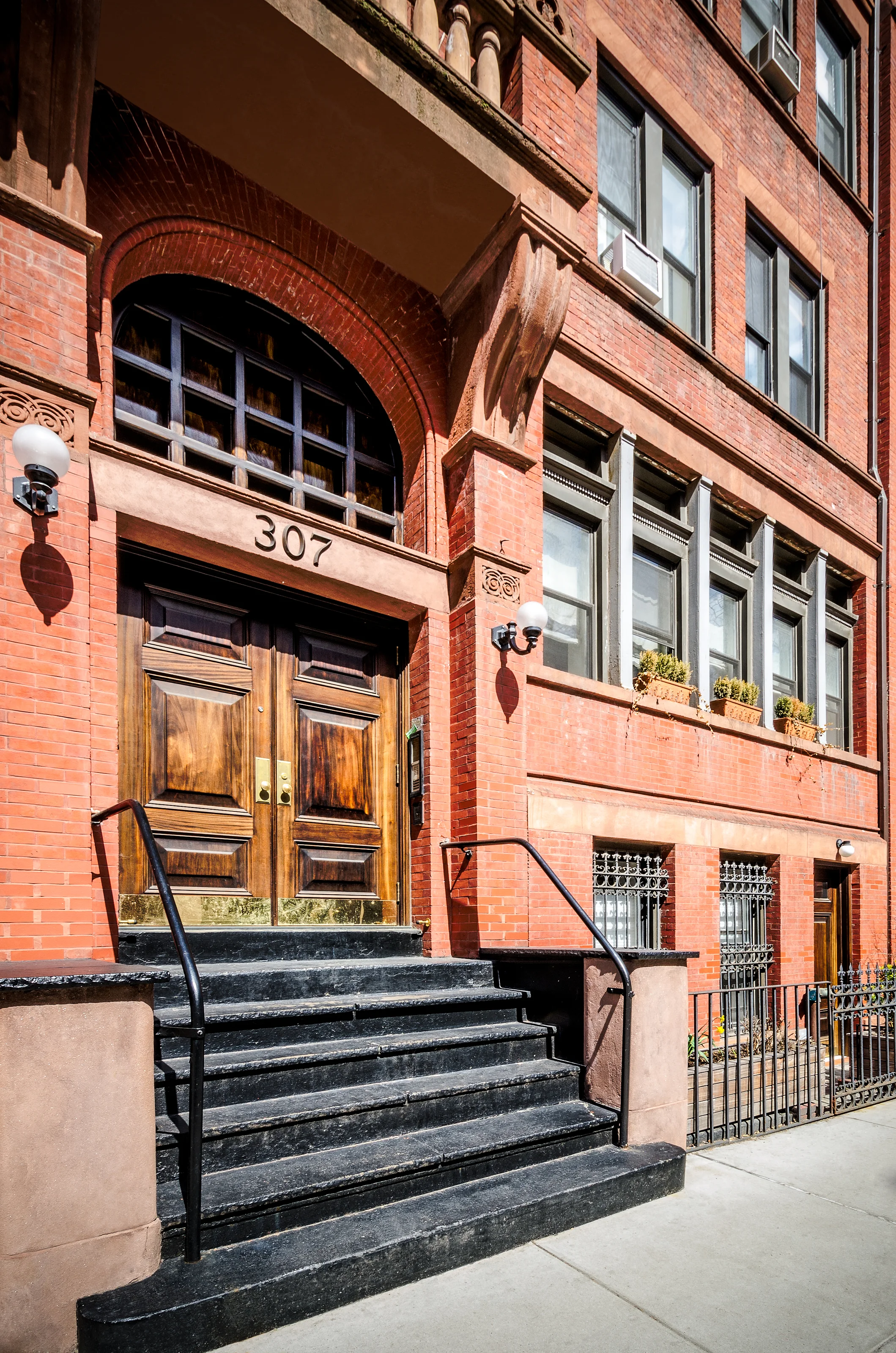 307 e 12th_Stein_ScottFrederick_8.jpg