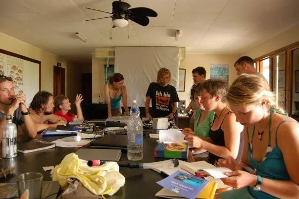Field class on fish in Honduras