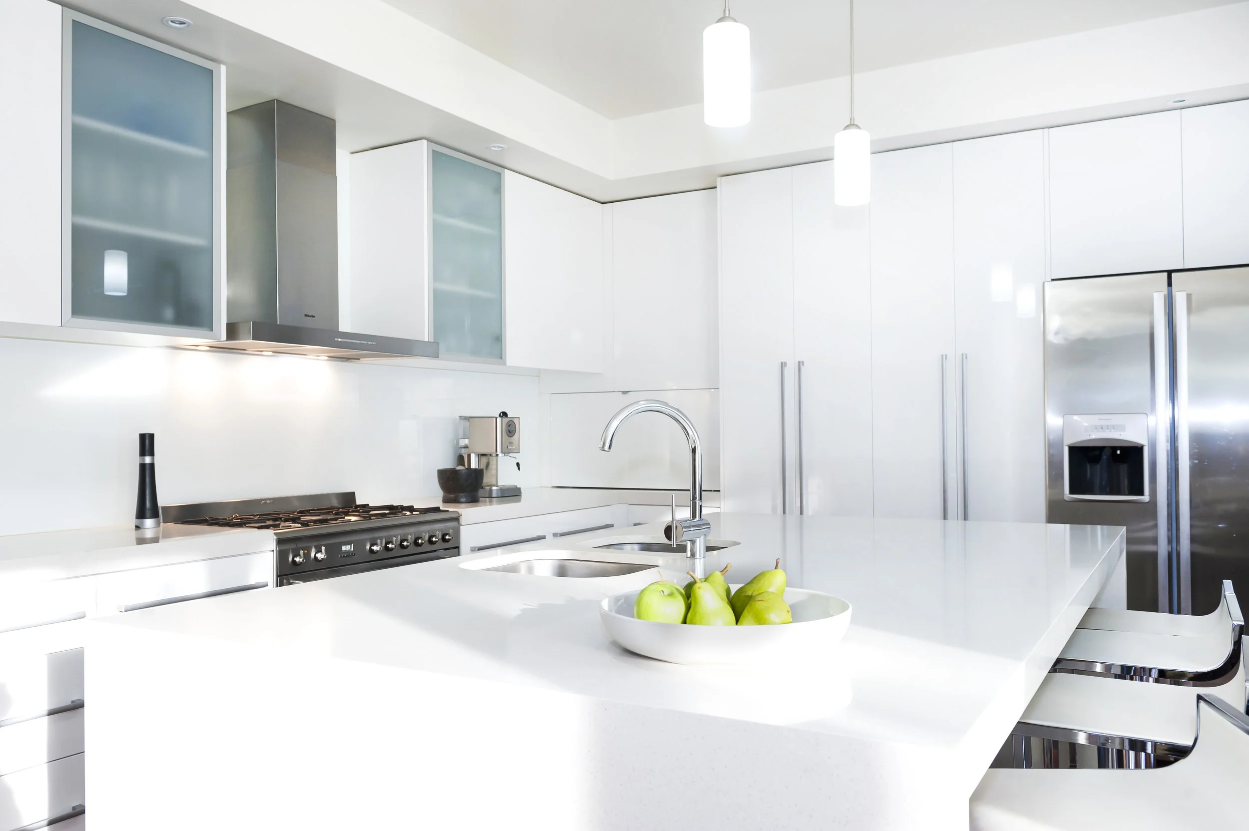 IMG1 Ivanhoe Red Kitchen .jpg