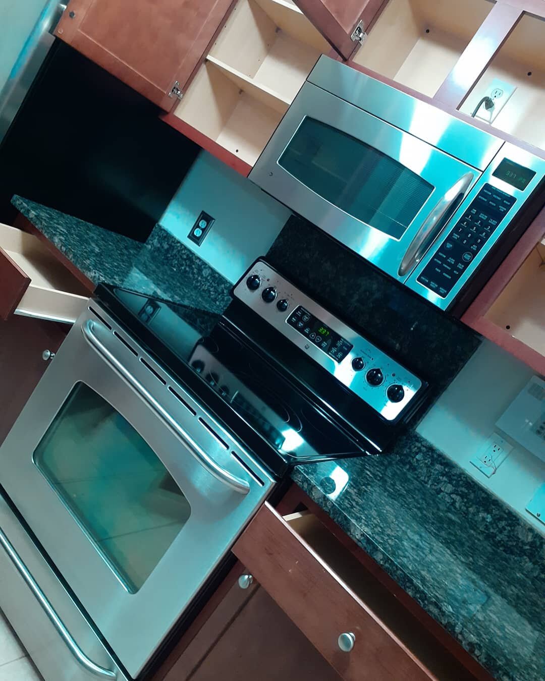 Move Out Clean approved✍. We make everything shine. Call us today!  843-580-3882
.
.
.
#budgetmaidcleaning #maidservicecharleston #realestatecharleston #charlestonrealestate #realtorsofcharleston #charlestonhomes #charlestonliving #charlestonblogger 