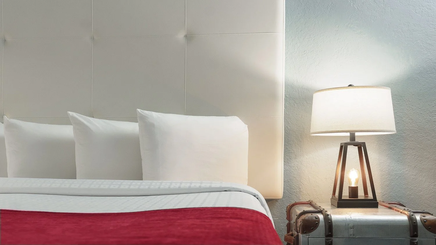23-print-AVALON Hotel Room 1-1-2.jpg