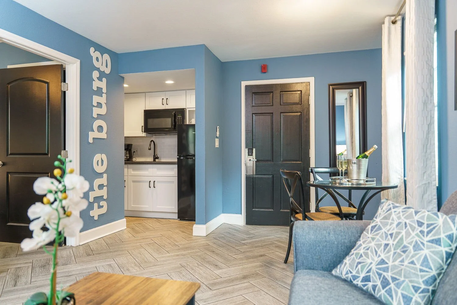 46-web-or-mls-AVALON Suite 1-1-10.jpg