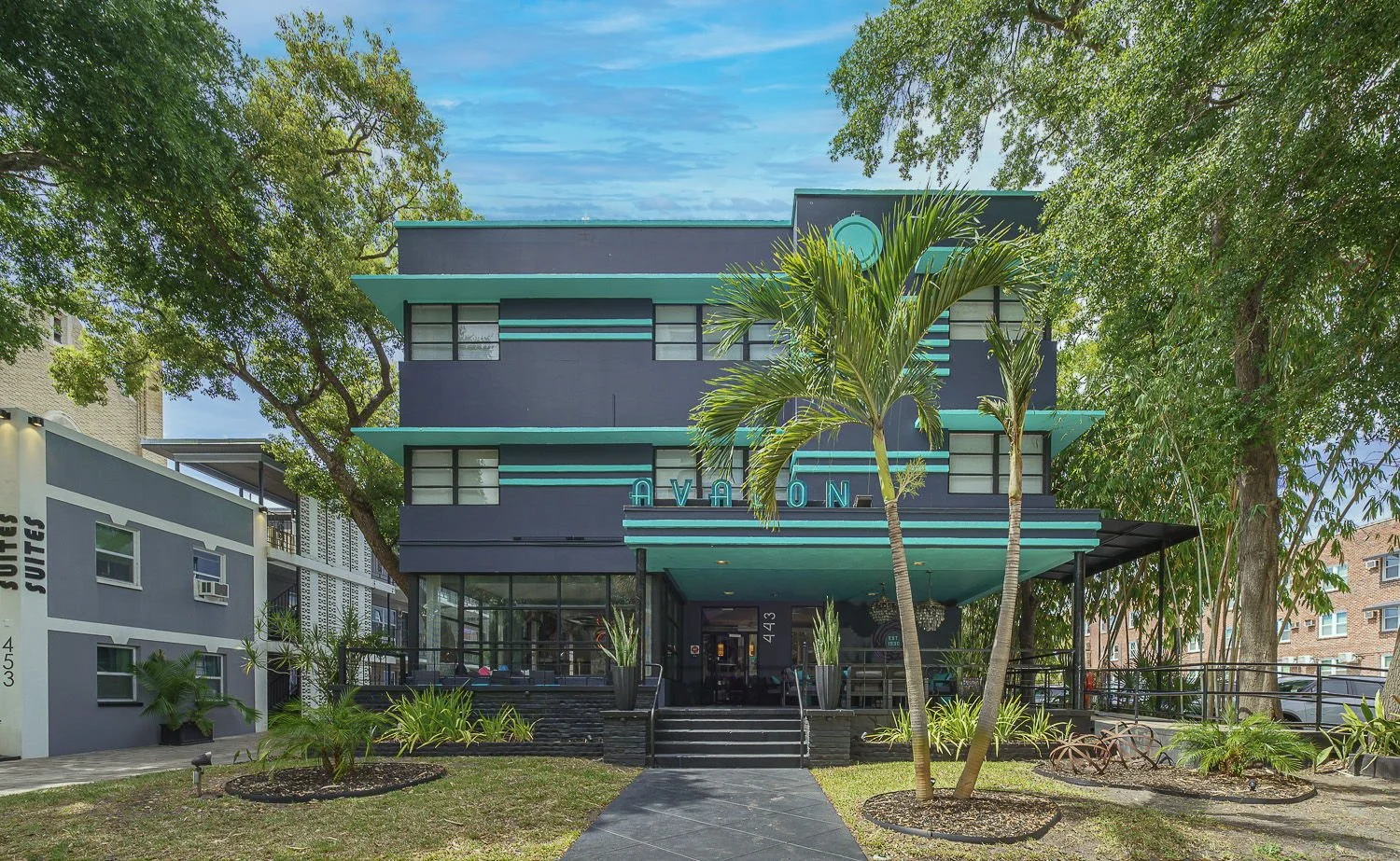 2-web-or-mls-AVALON Front Hotel-1.jpg