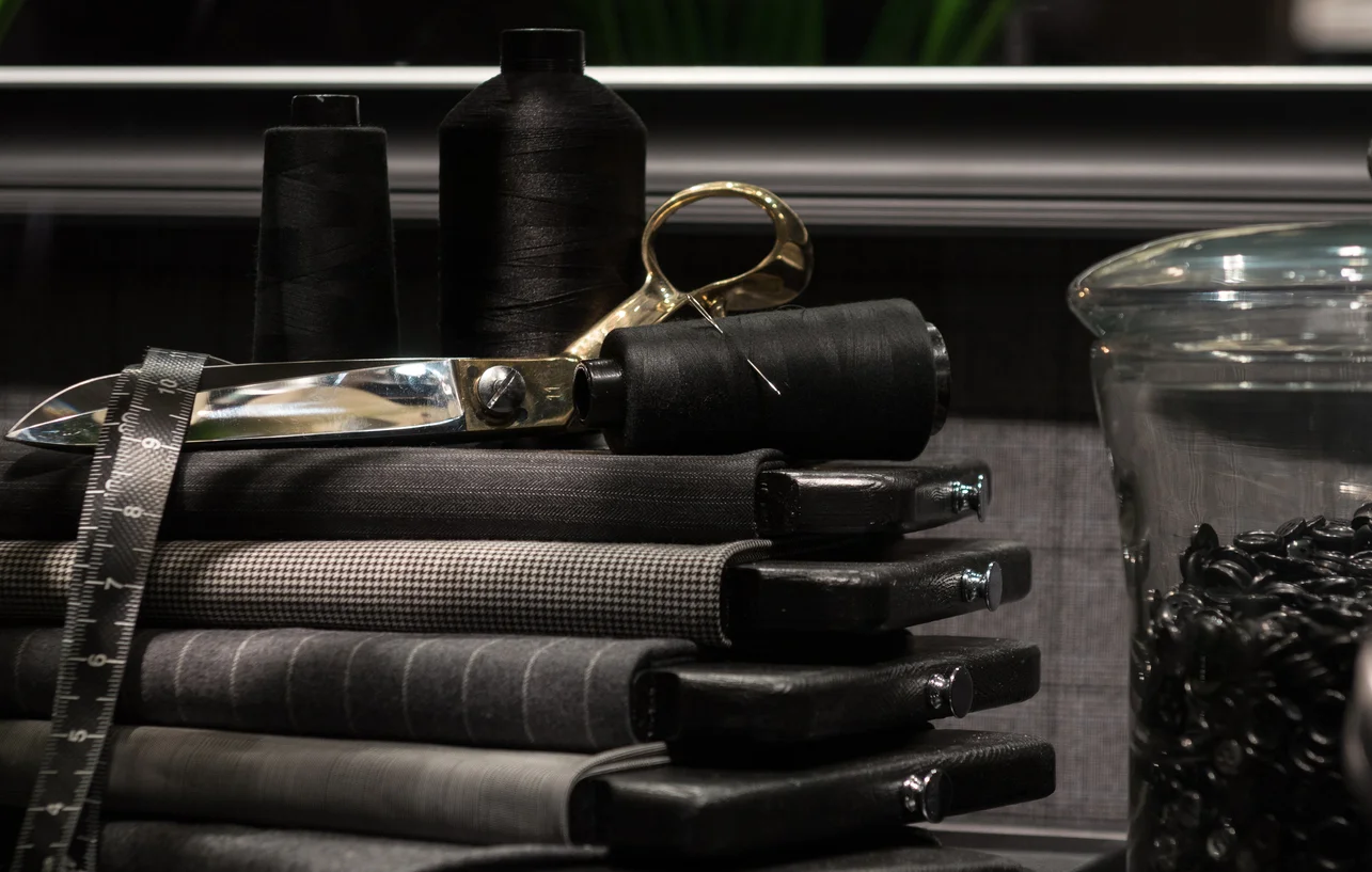 Choosing a Suit: Getting Acquainted with Fabrics and Thread Counts