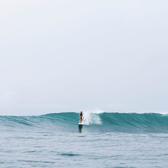 Shannon cruising queen on her lonboard