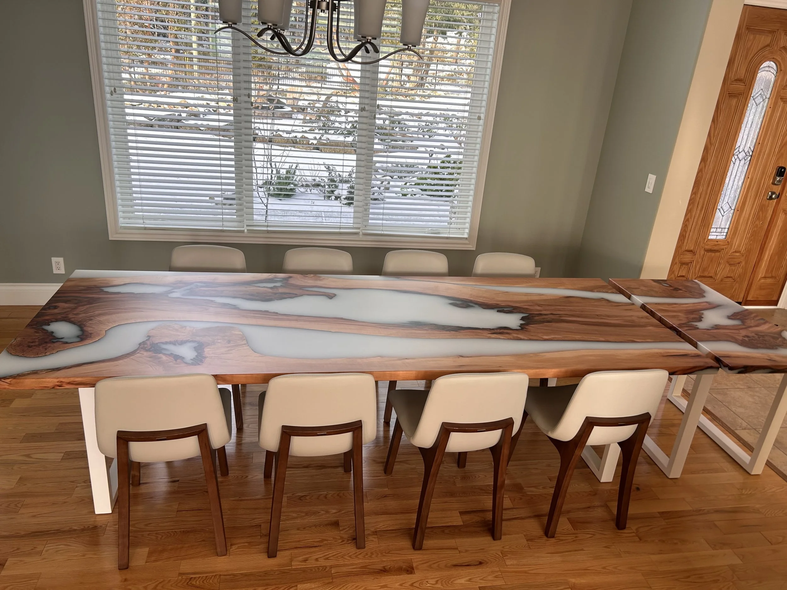 Arbutus Extension Table