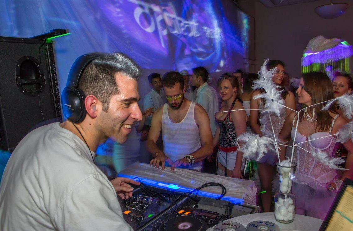 Fllow White Party.jpg