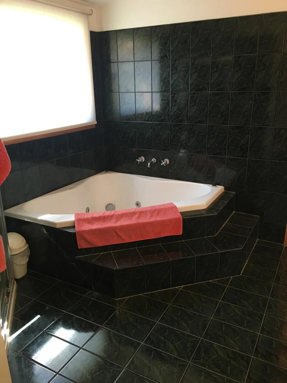 ENSUITE BEFORE